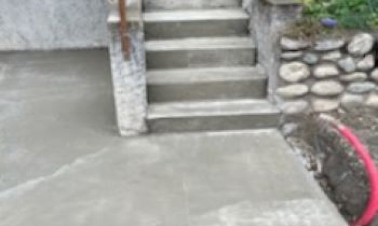 Création de terrasse en béton avec des escaliers à Villard-Bonnot